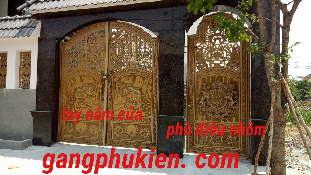 phù điêu,tay nắm cổng