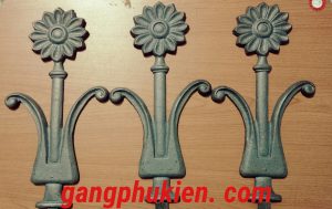 Hoa gang đúc mỹ thuật